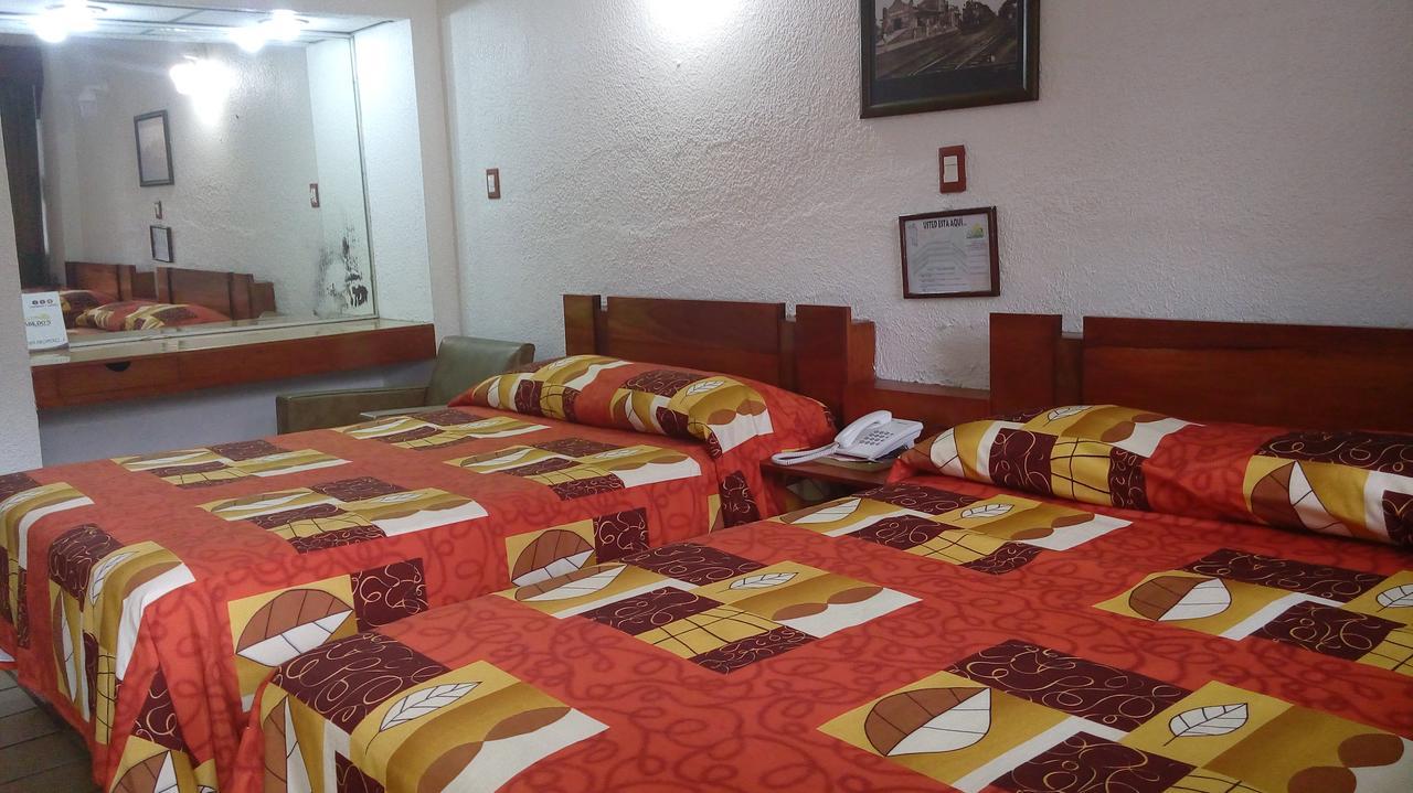 Hotel Cabildos 타파출라 외부 사진
